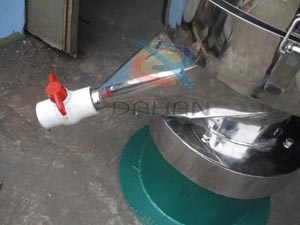 振動(dòng)過(guò)濾篩閥門(mén)控制出料口